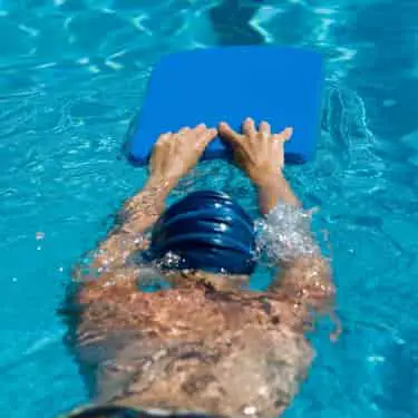 ¿Puedo aprender a nadar en un mes? (Esto es lo que puede esperar) ¿Puedo aprender a nadar en un mes? (Esto es lo que puede esperar)
